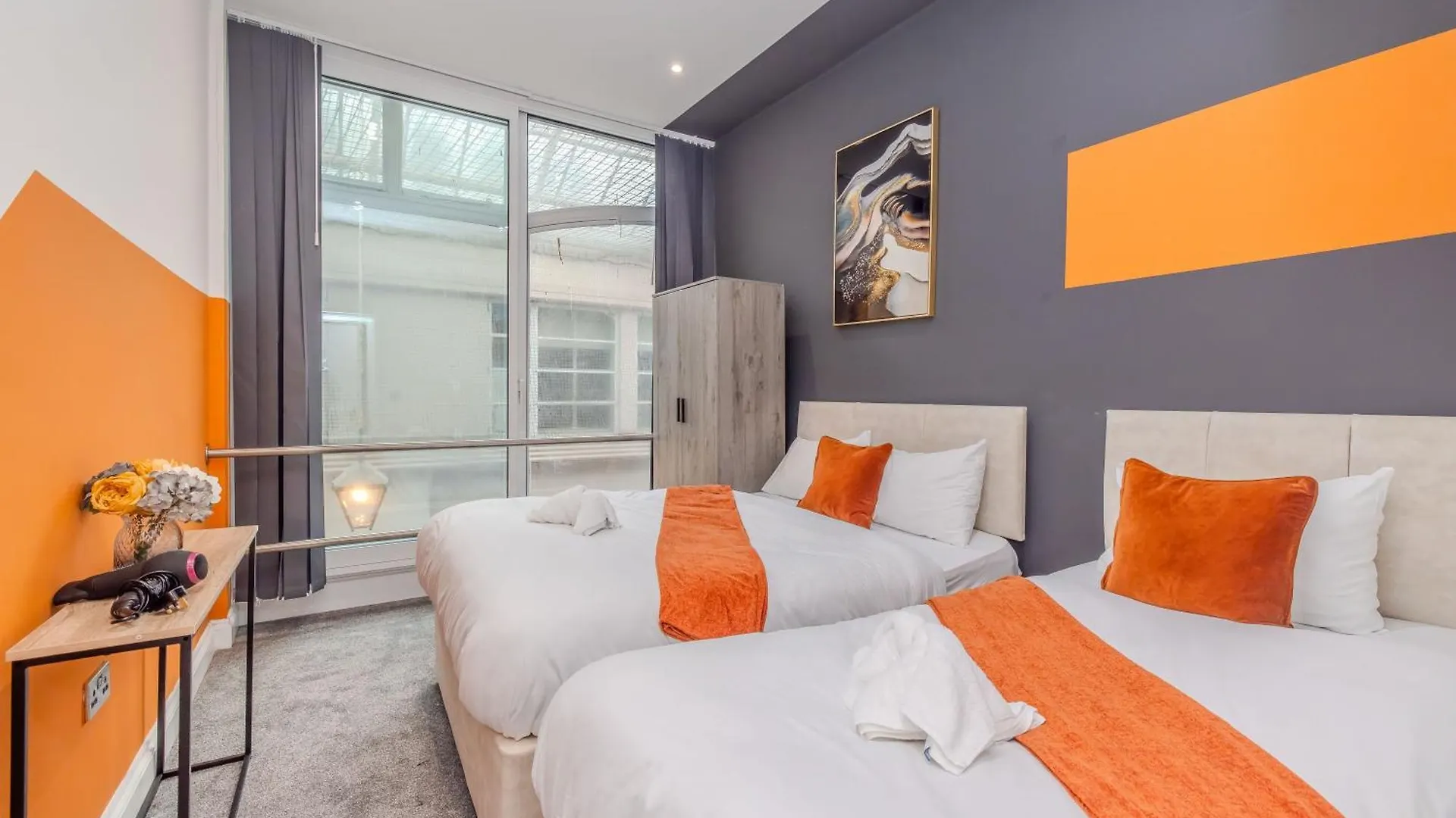 아파트 Perfect Holiday Home I 3 Bedroom I 2 Bathroom I Sleep 10 Guests 브라이턴